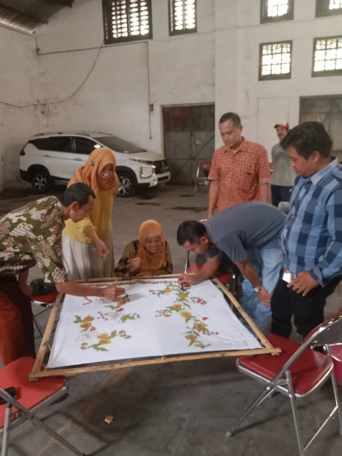 Pelatihan membatik mahasiswa UNIBA(9)